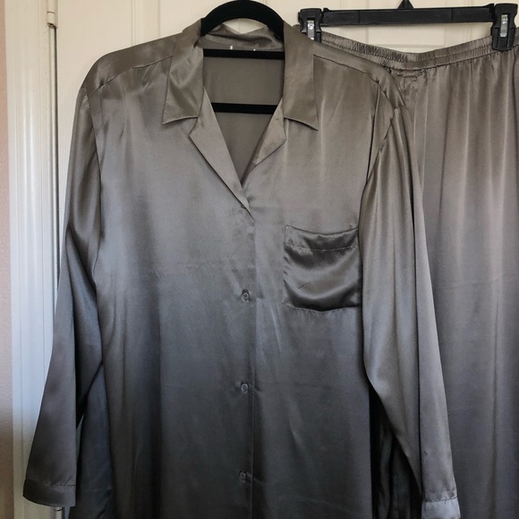 Brand New Women’s Silver Color  100% Silk Pajamas - Picture 2 of 11